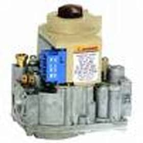 Honeywell #VR8204A2076, 1/2" X 1/2" 24V INTERMITTENT PILOT NAT GAS VALVE 150,000BTU w/LP KIT & 3/4" STRAIGHT FLANGE